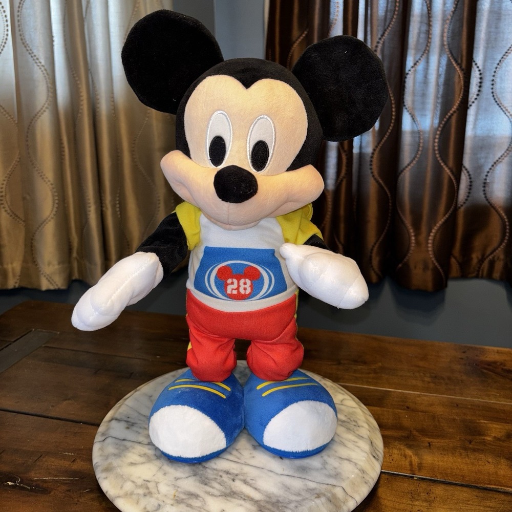 Disney Junior Mickey Mouse Funhouse Stretch Break Dancing Singing Tested